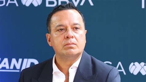 Víctor Velázquez .